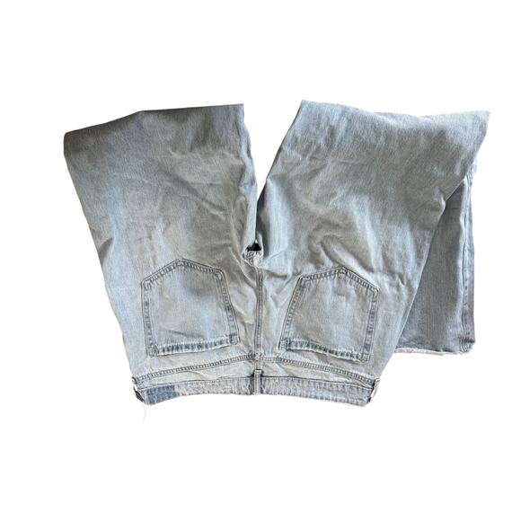 Hollister Low-Rise Light Wash Baggy Jeans - Picture 4 of 6